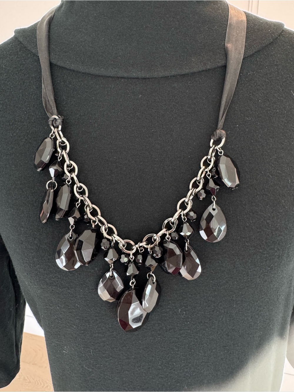Black Faceted Teardrop Statement Necklace - Women Jewelry